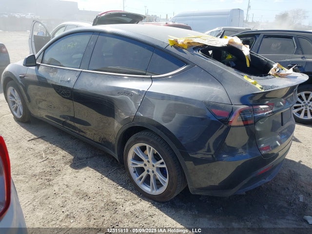 2024 Tesla Model Y მანქანა იყიდება აუქციონზე, vin: 7SAYGDED5RF092399, აუქციონის ნომერი: 12311819