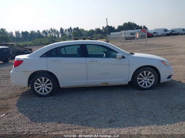1C3CCBBB6EN101024 Chrysler 200