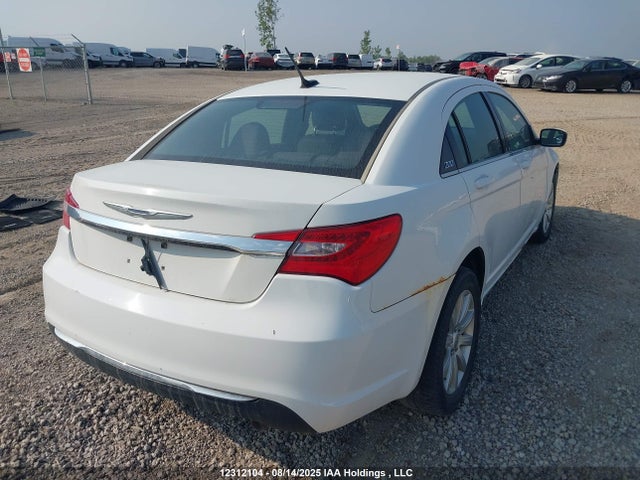 1C3CCBBB6EN101024 Chrysler 200