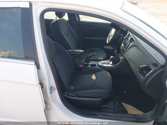 1C3CCBBB6EN101024 Chrysler 200