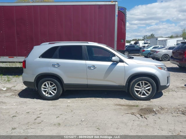 5XYKTDA74EG452523 KIA Sorento