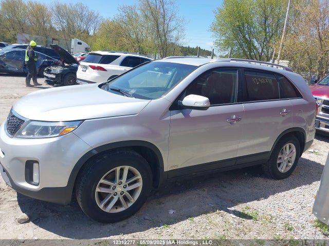 5XYKTDA74EG452523 KIA Sorento