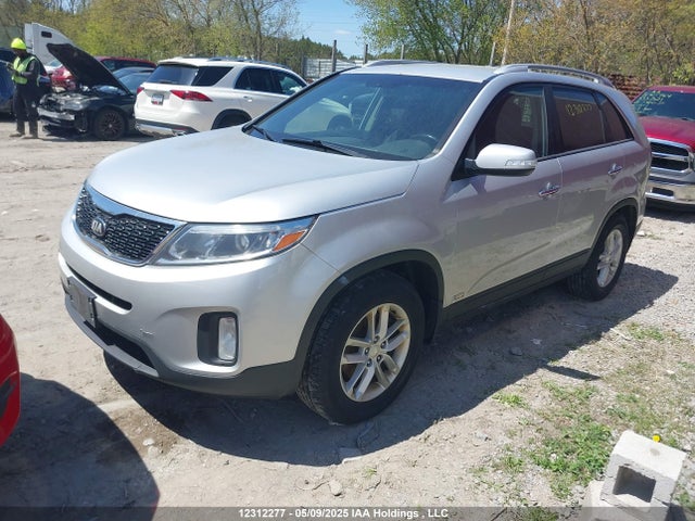 5XYKTDA74EG452523 KIA Sorento