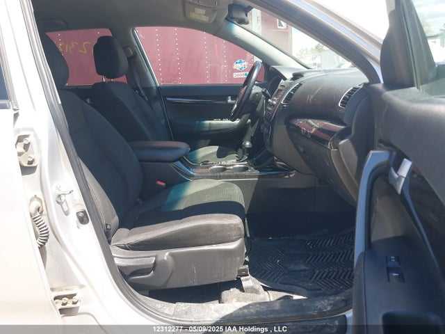 5XYKTDA74EG452523 KIA Sorento