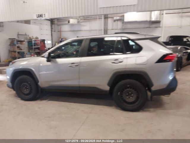2T3Z1RFV8LC072920 Toyota RAV4 LE