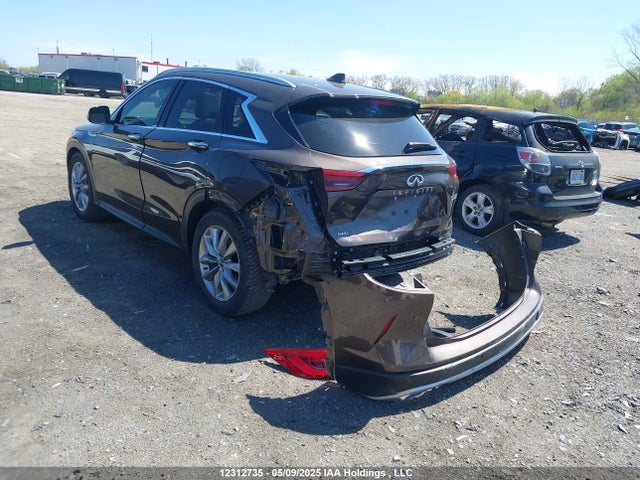 3PCAJ5M37KF142952 Infiniti 2019