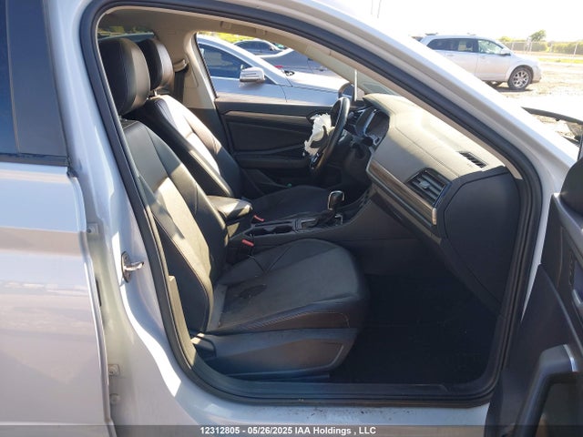 3VWE57BU9KM025704 Volkswagen 1.8 tsi