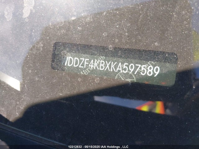 WDDZF4KBXKA597589 Mercedes-Benz m274