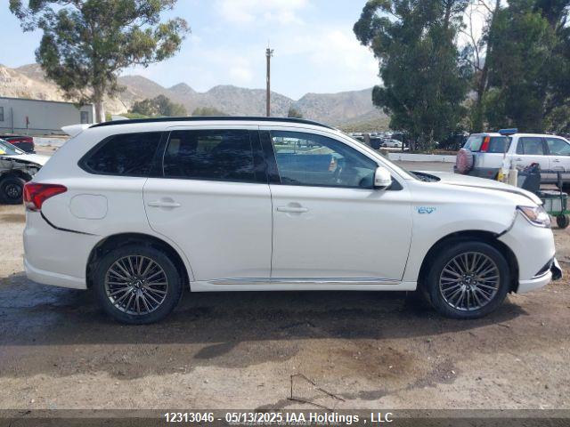 Mitsubishi s61-y61 2022 JA4J2VA74NZ605627 Image 14