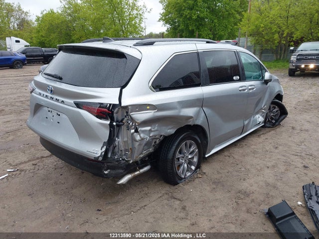 5TDGSKFC6RS146886 Toyota Sienna Le 8-passenger