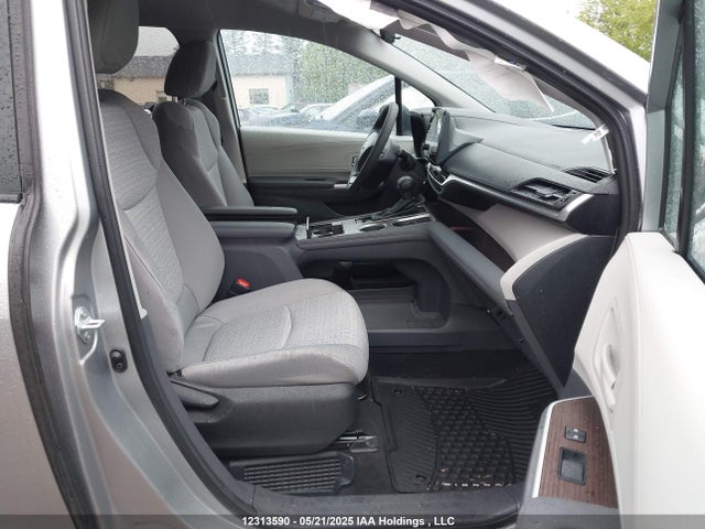 5TDGSKFC6RS146886 Toyota Sienna Le 8-passenger