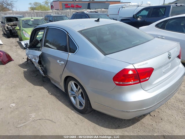 1VWCN7A37EC083140 Volkswagen Passat