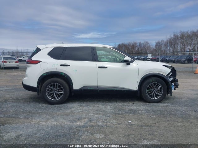 JN8BT3AB7RW175586 Nissan ROGUE S