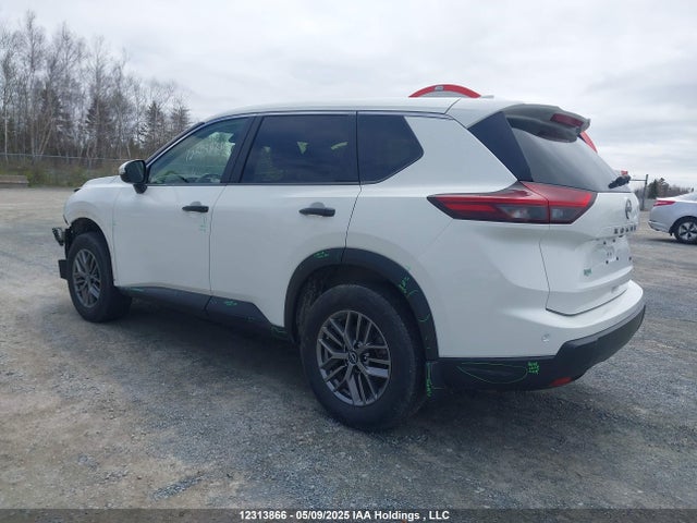 JN8BT3AB7RW175586 Nissan ROGUE S