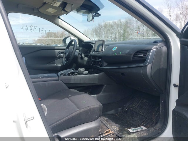JN8BT3AB7RW175586 Nissan ROGUE S