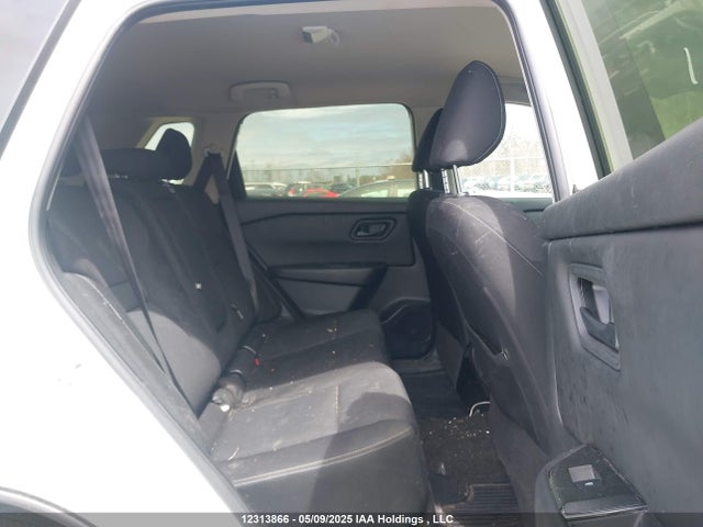 JN8BT3AB7RW175586 Nissan ROGUE S