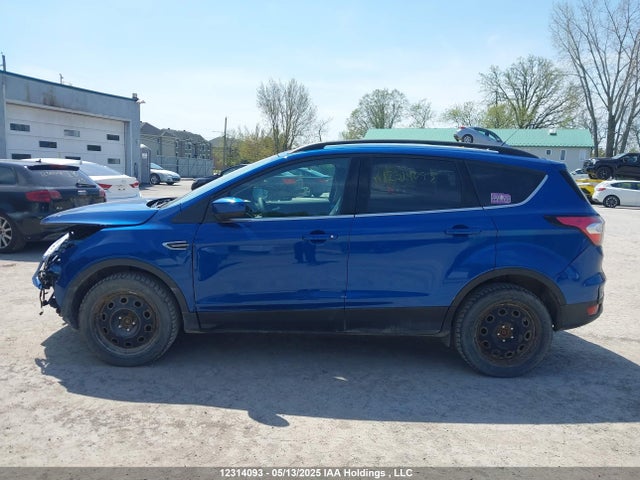 1FMCU9G93HUC82547 Ford Escape