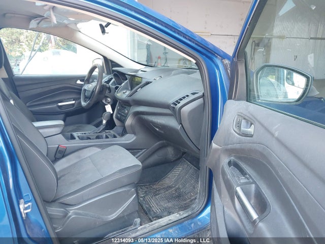 1FMCU9G93HUC82547 Ford Escape