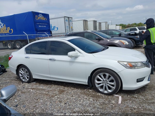 Honda Accord 2014 1HGCR2F90EA806542 Image 13
