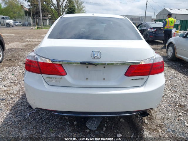 Honda Accord 2014 1HGCR2F90EA806542 Image 16