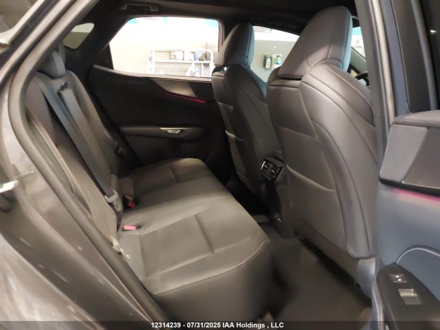 2T2KGCEZ3RC051357 Lexus t24a-fts