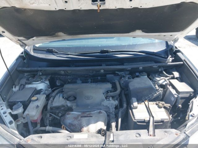 2T3ZFREVXHW344019 Toyota RAV4 LE