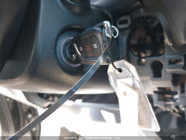 2T3B1RFV0PC353777 Toyota RAV4 LE