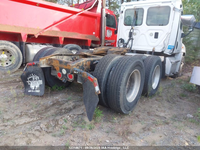 1FUJGED69ELFU3134 Freightliner Detroit Diesel Dd15 Std