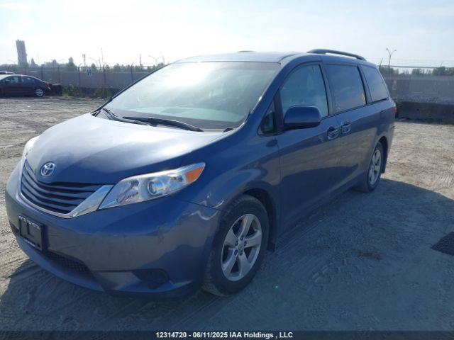 5TDKK3DC0FS645231 Toyota SIENNA LE