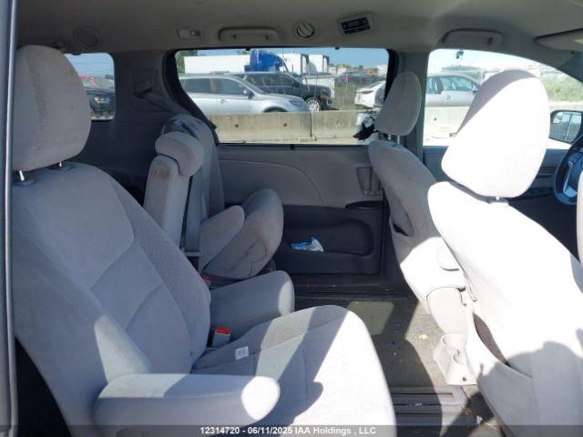 5TDKK3DC0FS645231 Toyota SIENNA LE