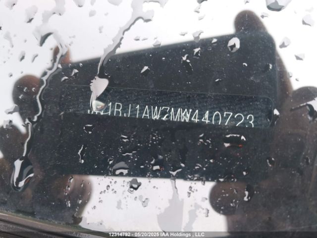 JN1BJ1AW7MW440723 Nissan Qashqai S