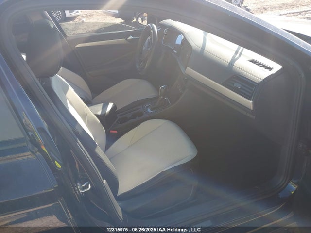 3VWE57BU7KM137028 Volkswagen 1.8 tsi