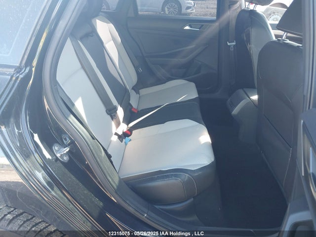 3VWE57BU7KM137028 Volkswagen 1.8 tsi
