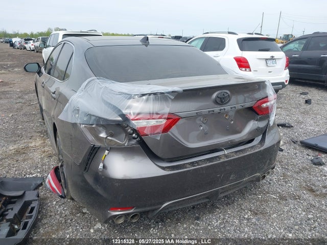 4T1B61HK6JU096421 Toyota CAMRY XSE