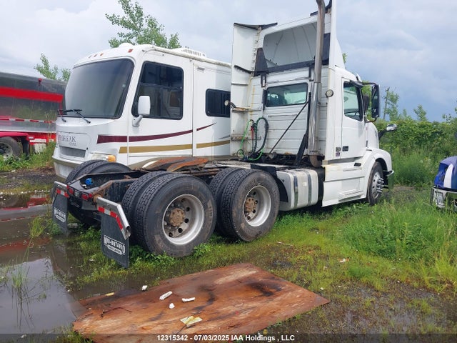4V4NC9EGXHN967340 Volvo d13