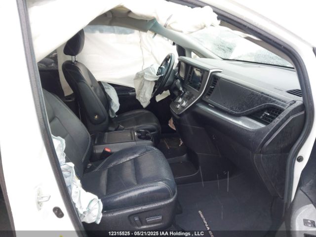 5TDXK3DC7FS565480 Toyota Sienna