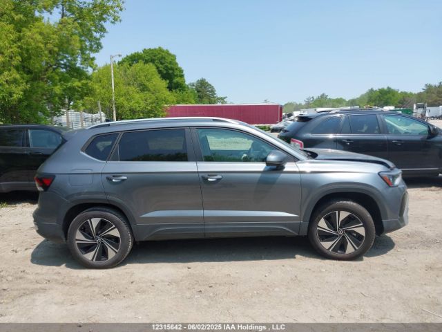 3VVUC7B28SM022832 Volkswagen tsi