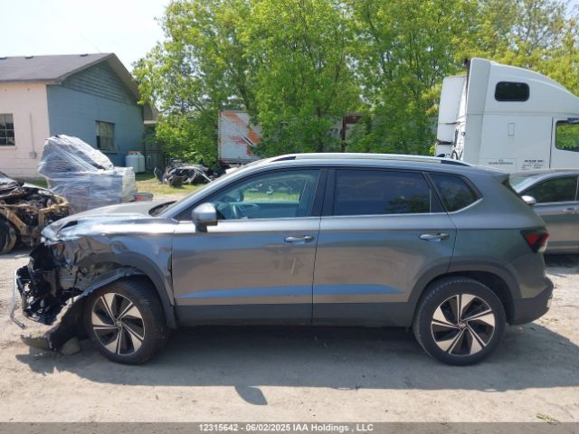 3VVUC7B28SM022832 Volkswagen tsi