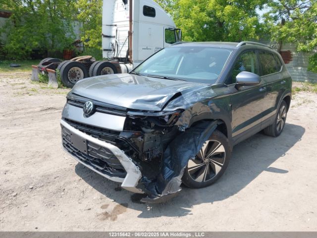 3VVUC7B28SM022832 Volkswagen tsi