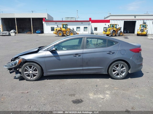KMHD84LF5HU325583 Hyundai 2017