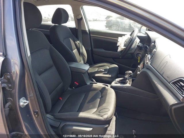 KMHD84LF5HU325583 Hyundai 2017