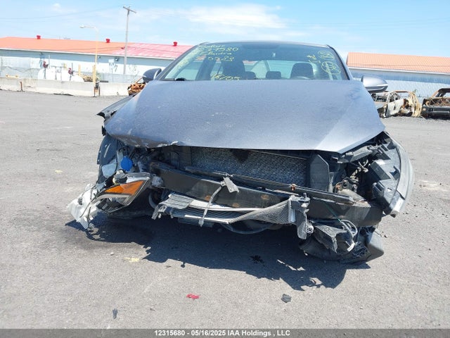 KMHD84LF5HU325583 Hyundai 2017