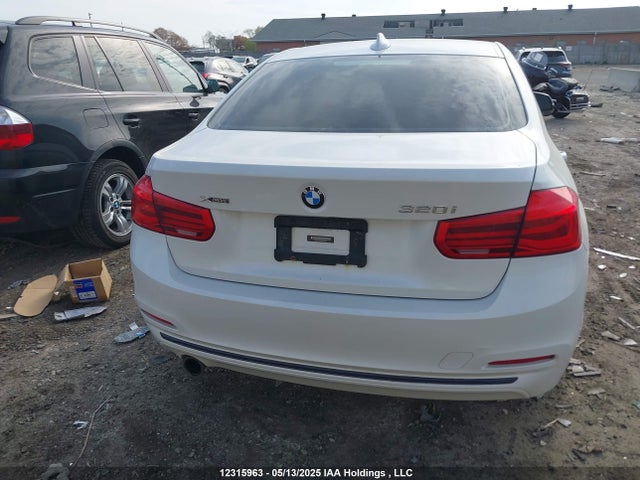 BMW 320i 2016 WBA8A3C53GK551270 Image 15