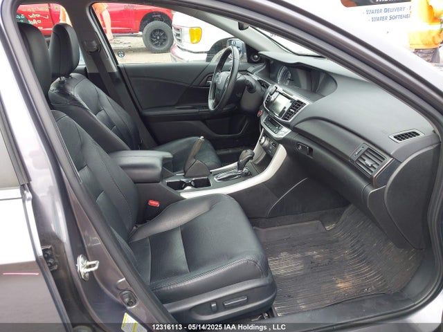 1HGCR2F9XFA806016 Honda Accord Touring