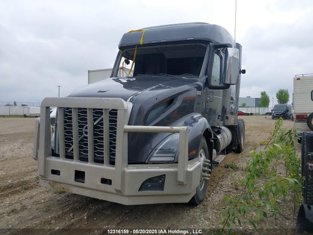 Volvo d13 2023 4V4NC9EJ2PN326483 Image 2