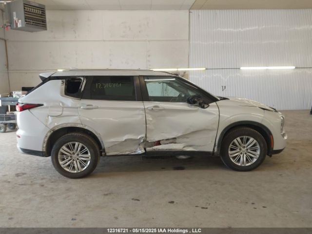 JA4J4UA82NZ608121 Mitsubishi Outlander Se/black Edition
