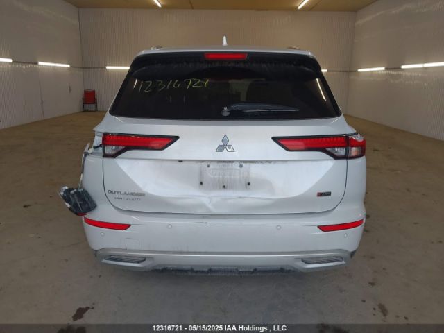 JA4J4UA82NZ608121 Mitsubishi Outlander Se/black Edition