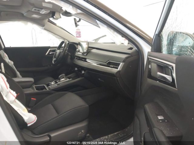 JA4J4UA82NZ608121 Mitsubishi Outlander Se/black Edition