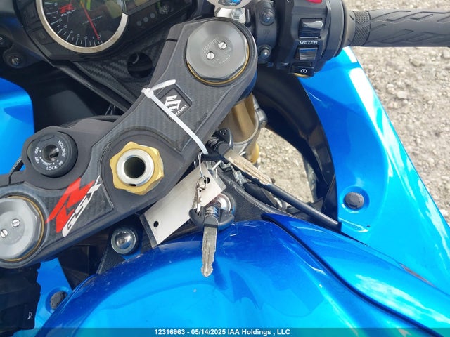 JS1GR7MA3P7101416 Suzuki R747