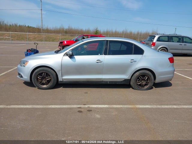 12317101 :رقم المزاد ، 3VWDL7AJ1EM270378 vin ، 2014 Volkswagen Jetta Tdi مزاد بيع